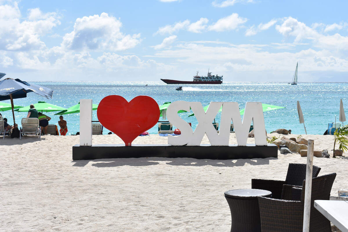 I love sxm beach bar st maarten intro 1260